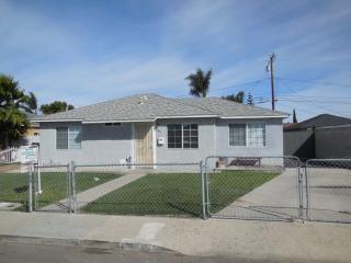 183 Robert Ave, Oxnard CA  93033-5361 exterior