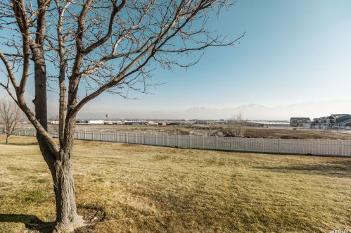 7381 Brittany Town Dr, Taylorsville UT 84084-4609 exterior