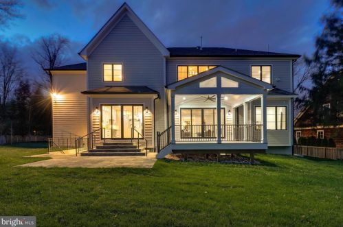 6801 Dillon Ave, Mc Lean VA  22101-4435 exterior