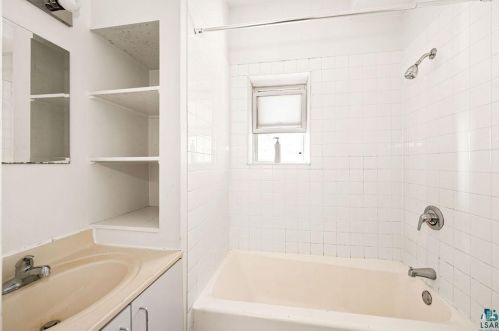 18 5 St, Duluth MN 55804-1341 exterior