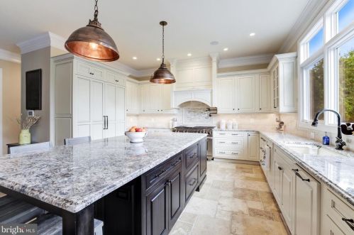 43235 Parkers Rdg Dr, Leesburg VA 20176-5108 exterior