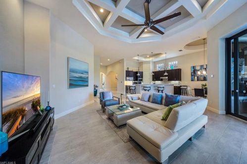 5934 Hammock Is Cir, Naples FL 34119-4649 exterior