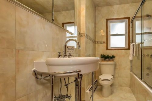 797 Corona Ave, Valley Stream NY 11580-4348 exterior