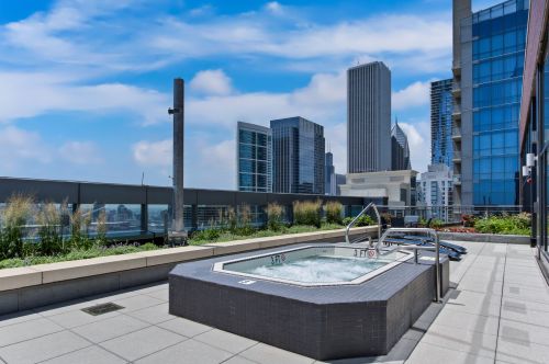 450 Waterside Dr, Chicago IL  60601-4702 exterior