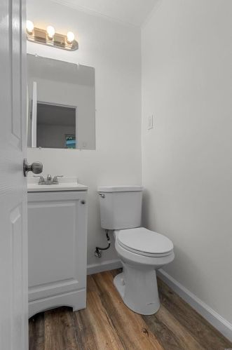 10529 Edgefield Dr, Saint Louis MO 63136-5749 exterior