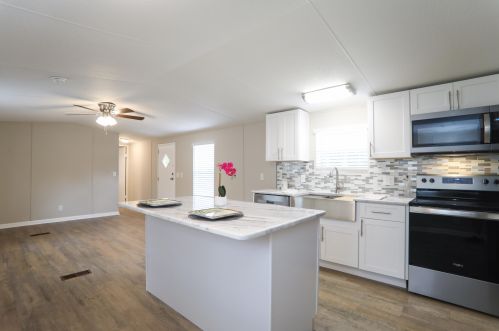 120 Hamlet Dr, Defuniak Springs, FL 32433-8169