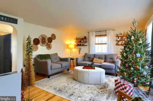 1131 Hermosa Ave, Lancaster PA 17601-1526 exterior