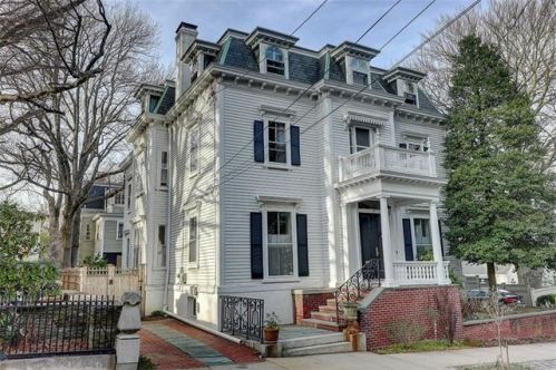 48 Lloyd Ave, Providence, RI 02906-1511