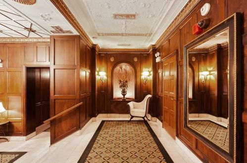 2912 Commonwealth Ave, Chicago, IL 60657-6236