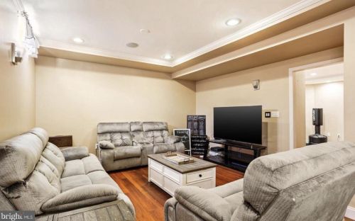 17 Fieldcrest Dr, Columbus NJ  08022-1959 exterior