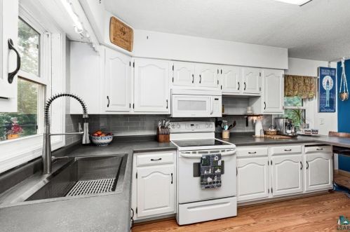 4911 Morris Thomas Rd, Duluth MN 55811-3749 exterior