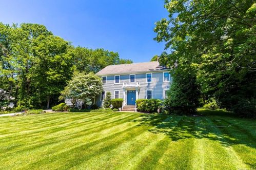 9 Carrington Ct, Poughkeepsie, NY 12603-3272