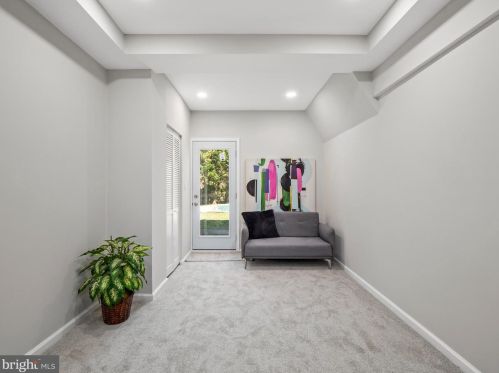 11839 Enid Dr, Rockville MD 20854-3454 exterior