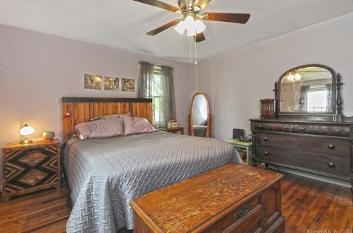 366 Anderson Ave, Milford CT 06460-3770 exterior