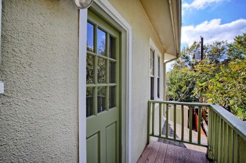 815 31st St, Austin TX  78705-3895 exterior