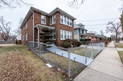 31 Chapel St, Waukegan IL 60085-5407 exterior