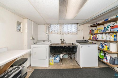 1303 20 Ave, Duluth MN 55806-2021 exterior