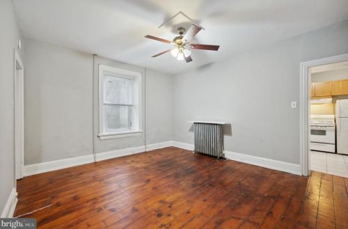 476 Krams Ave, Philadelphia PA  19128-3310 exterior