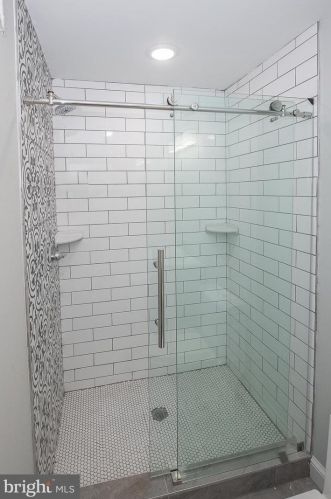 2122 2nd St, Philadelphia PA 19147-3802 exterior