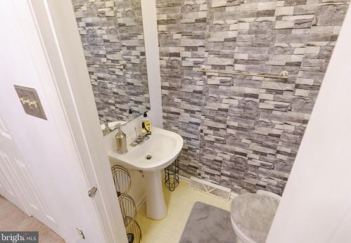 18 Red Tail Ct, Limerick PA  19468-1489 exterior