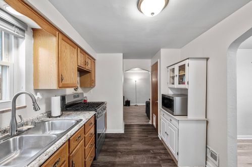 222 Meadowdell Dr, Pittsburgh PA  15227-4018 exterior