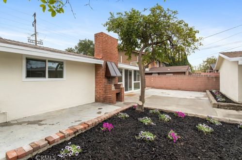 518 Orangethorpe Ave, Fullerton CA  92832-2803 exterior