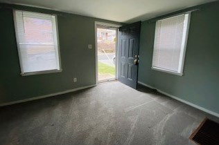 3815 Sunview Dr, Pittsburgh PA  15227-2634 exterior