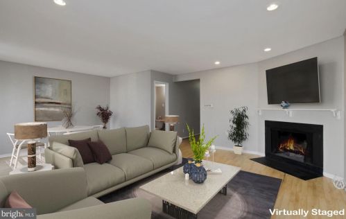 10943 Deborah Dr, Rockville MD 20854-2724 exterior