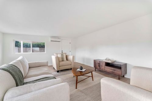 1742 Lance Dr, Tustin CA  92780-5233 exterior