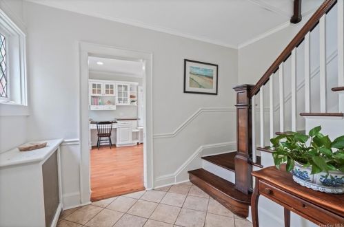 35 Wilson Ave, Valhalla NY 10595-2026 exterior