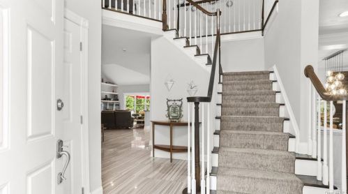 42 Miller Cir, Armonk, NY 10504-1361