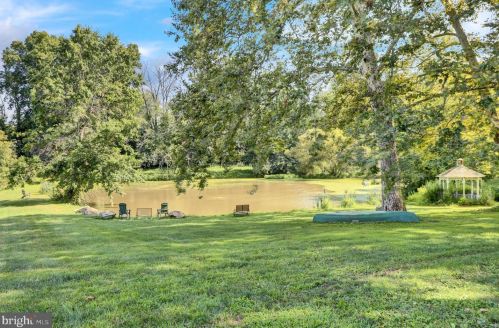 886 Vaughn Rd, Pottstown PA exterior