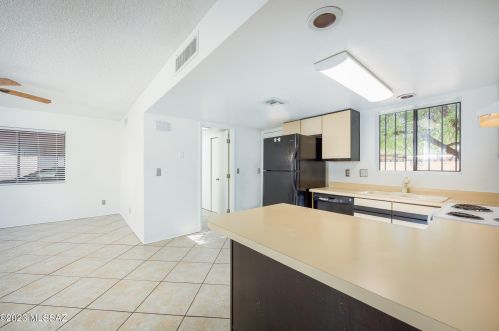 116 Pastime Rd, Tucson AZ  85705-3302 exterior