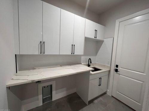 3234 10 Ave, Naples FL 34120-4929 exterior