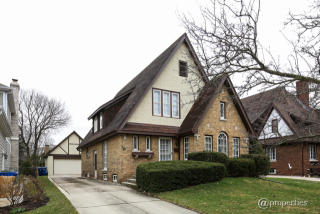 189 Chandler Ave, Elmhurst, IL 60126-3507