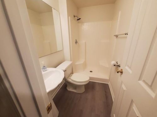 134 Nottingham Dr, Pittsburgh PA 15235-5120 exterior