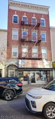 97 Ferry St, Newark, NJ 07105-1840