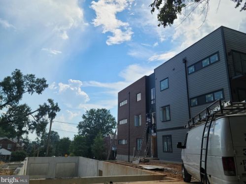 3918 10 St, Washington DC 20002-3736 exterior