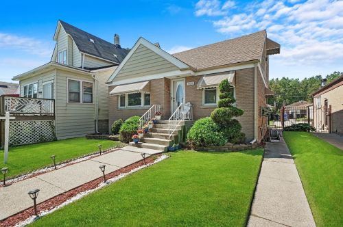 8830 Winchester Ave, Chicago IL  60620-5447 exterior