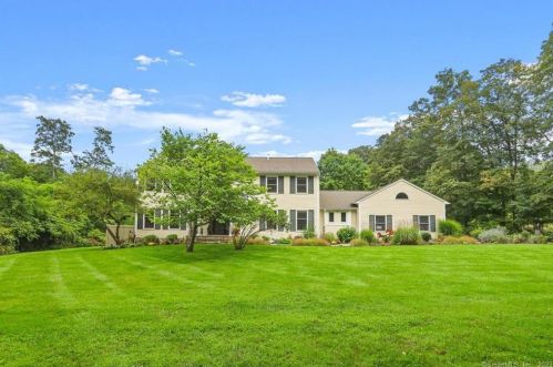 580 Ridgebury Rd, Ridgefield, CT 06877-1116