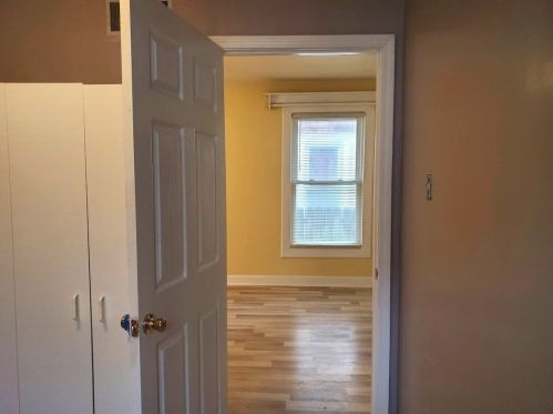 27 Maple Ave, Waukegan IL 60085-5330 exterior