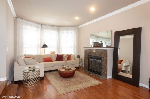 4148 Berkeley Ave, Chicago, IL 60653-3010