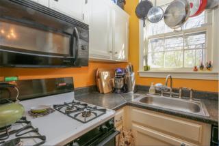 816 Green St, Alexandria VA  22314-4213 exterior