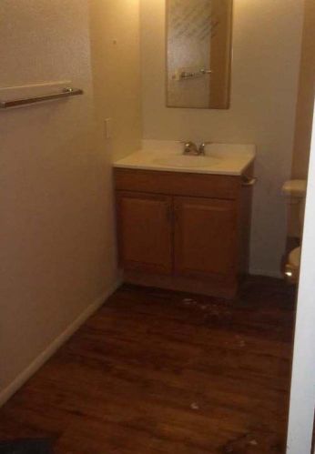 3240 Desert Cv Ave, Phoenix AZ 85028-3518 exterior