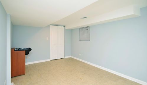 5149 Grace St, Chicago IL 60613-3904 exterior