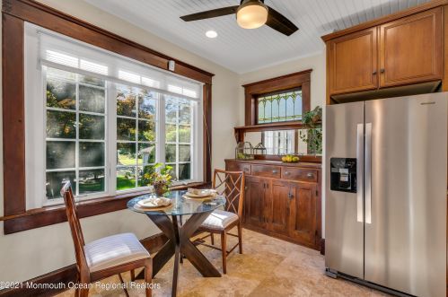 25 Memorial Pkwy, Atlantic Highlands NJ 07716-1655 exterior