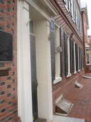 135 4th St, Philadelphia PA  19106-0027 exterior