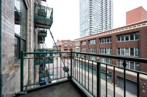 1801 Michigan Ave, Chicago IL  60616-1617 exterior