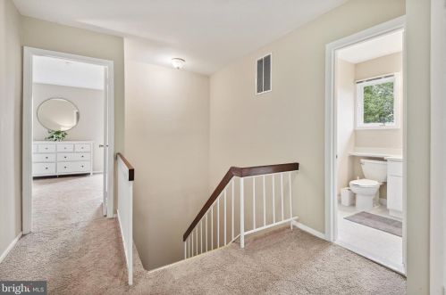 2001 Dundee Rd, Rockville MD 20850-3046 exterior