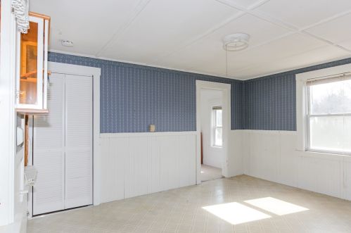 4 Westville Rd, Plaistow NH exterior